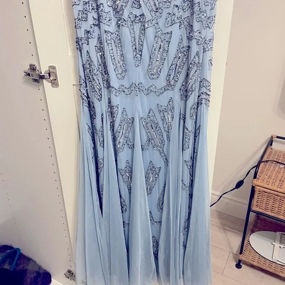Adrianna Papell Sleeveless
Beaded Mermaid Gown In Blue size 8 - Picture 13 of 15